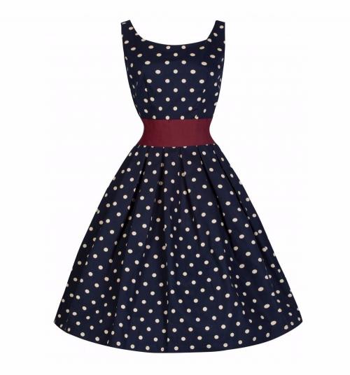 Модный лук для полных женщин. Романтическое свидание