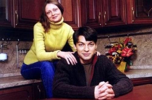 Даниил Страхов и елена корикова. К чему приводит безрассудная любовь: тайный роман артистов Даниила Страхова и Елены Кориковой