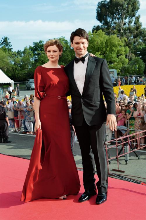 Даниил Страхов жена. Актер Даниил Страхов впервые вывел в свет свою жену и ее внешность тут же осудили критики