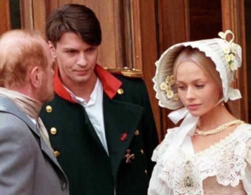 Даниил Страхов и елена корикова. К чему приводит безрассудная любовь: тайный роман артистов Даниила Страхова и Елены Кориковой 18