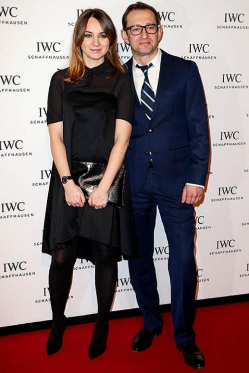 Некрасивые жены красивых актеров. Звезды, выбравшие некрасивых жен и мужей 22