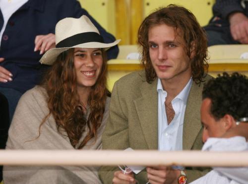 Некрасивые жены красивых актеров. Звезды, выбравшие некрасивых жен и мужей