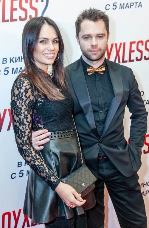 Некрасивые жены красивых актеров. Звезды, выбравшие некрасивых жен и мужей 14