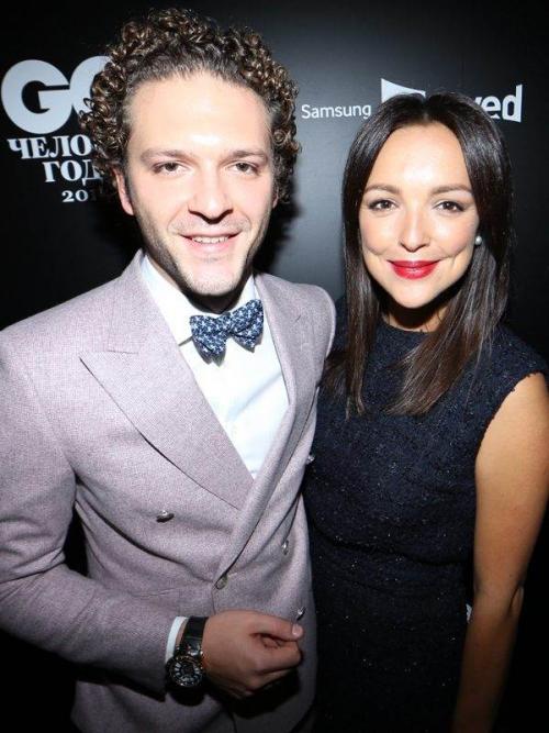 Некрасивые жены красивых актеров. Звезды, выбравшие некрасивых жен и мужей 13