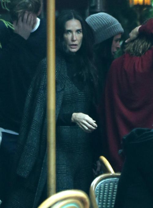 Как одевается Деми Мур. Стиль Деми Мур: как после 55 лет выглядеть роскошно 03