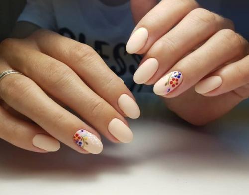 Богатый дизайн ногтей. Как должен выглядеть дорогой маникюр: особенности оформления