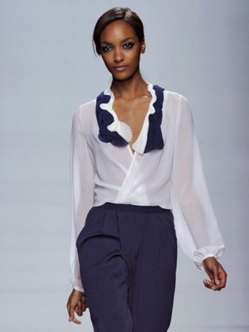 Прозрачные блузки, как носить. С чем носить блузку из прозрачной ткани 08