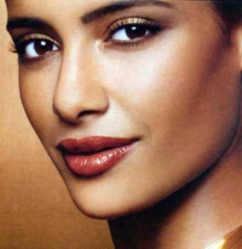 Какой цвет помады подходит смуглым брюнеткам с карими глазами. Помада относительно цвета кожи