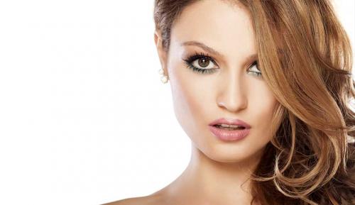 Какой цвет помады подходит смуглым брюнеткам с карими глазами. Помада относительно цвета кожи