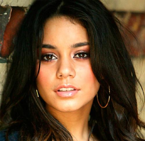 Какой цвет помады подходит смуглым брюнеткам с карими глазами. Помада относительно цвета кожи