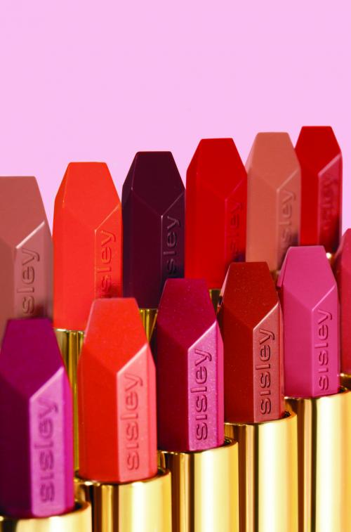 Цвет помады для брюнеток 2020. Губная помада: основные тенденции по цветам 2020