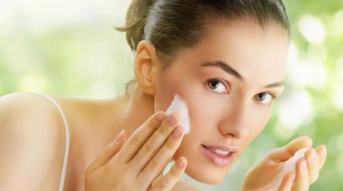 Ежедневные увлажняющие маски для лица. Увлажняющая маска для лица в домашних условиях