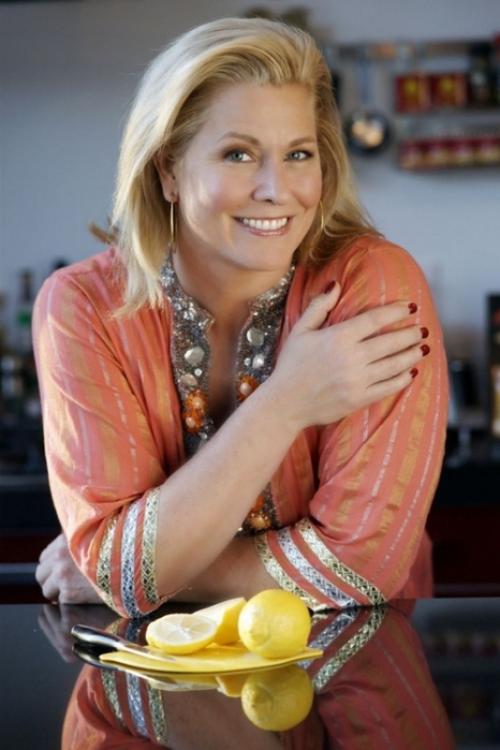 Как одеться женщине 55 лет весной и летом. Учитываем возраст 01 Как одеться женщине 55 лет весной и летом. Учитываем возраст 01