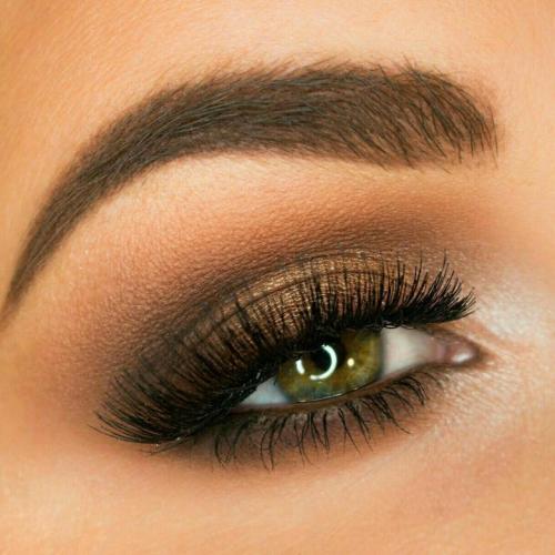 Помада под зеленые глаза и темные волосы. Макияж для зеленых глаз и темных волос