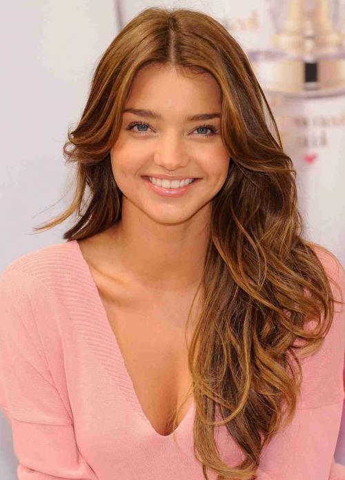 Стрижки для женщин после 40 лет с круглым лицом. Стрижки на длинные волосы для круглого лица