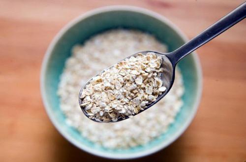 Маска для жирного лица из овсянки. Противовоспалительные и очищающие маски