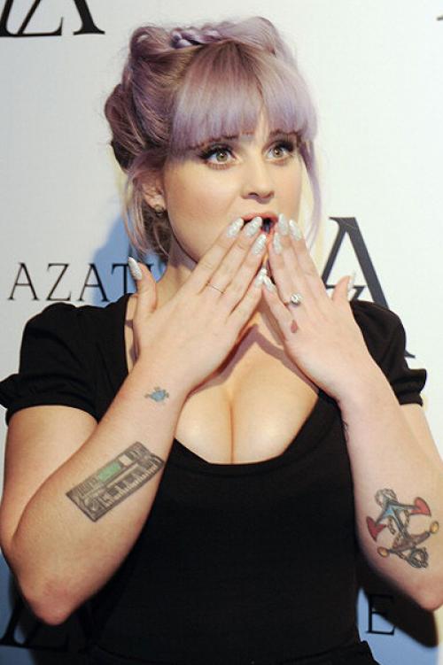 Самый дорогой маникюр. Самый дорогой в мире маникюр. Маникюр звезд