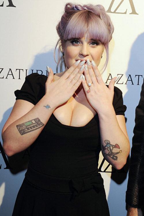 Самый дорогой маникюр. Самый дорогой в мире маникюр. Маникюр звезд