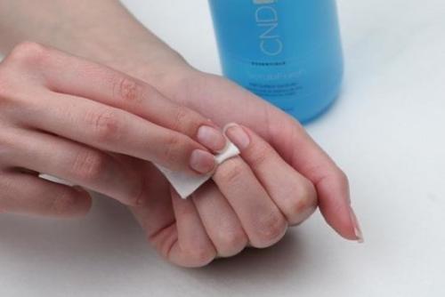 Гель-лак долго держится на ногтях. Сколько держится гель-лак на натуральных ногтях?