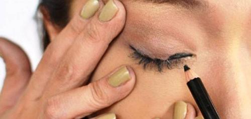 Как красиво накрасить глаза карандашом и тушью. Как научится красиво красить глаза карандашом