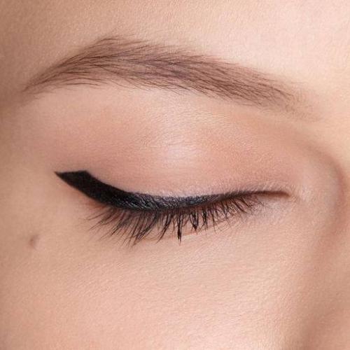 Макияж для серо голубых глаз и темных волос. Макияж для брюнеток с голубыми глазами