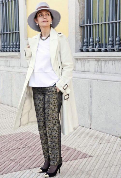 Тренч для женщин 50 лет. Ткань и фасон плаща для 50-летней 02