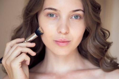 Макияж для серо голубых глаз и темных волос. Макияж для брюнеток с голубыми глазами