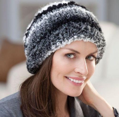 Шапки для женщин 60 лет. Фото модных вязаных шапок для женщин 50 лет, стильные виды и фасоны