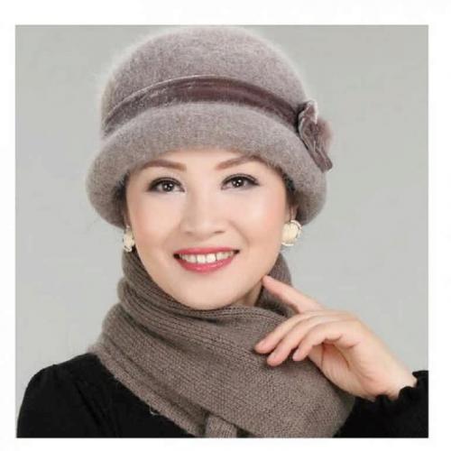 Зимние шапки для женщин 50 лет. Модели модных зимних шапок для женщин после 50 лет