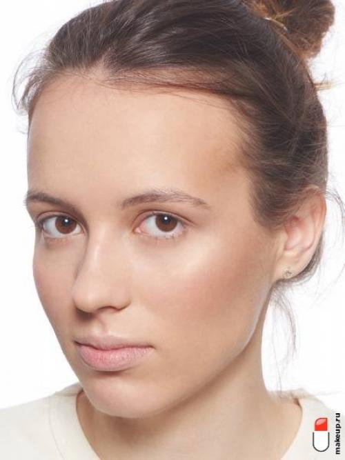 Как правильно наносить тон на лицо. Порядок нанесения макияжа: 6 шагов