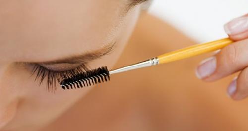 Как правильно мазать ресницы касторовым маслом. Наносим касторовое масло правильно