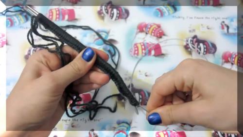 Спортивная шапка бини спицами. Шапка бини укороченными рядами — мастер-класс и схемы