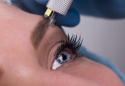 Как правильно ухаживать за бровями после перманентного макияжа. Особенности ухода за татуажем бровей в первые дни