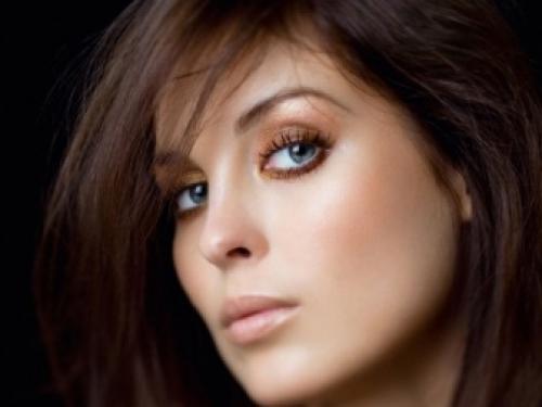 Макияж для голубых глаз и черных волос. Особенности 03