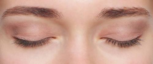 Макияж для блондинок с голубыми глазами