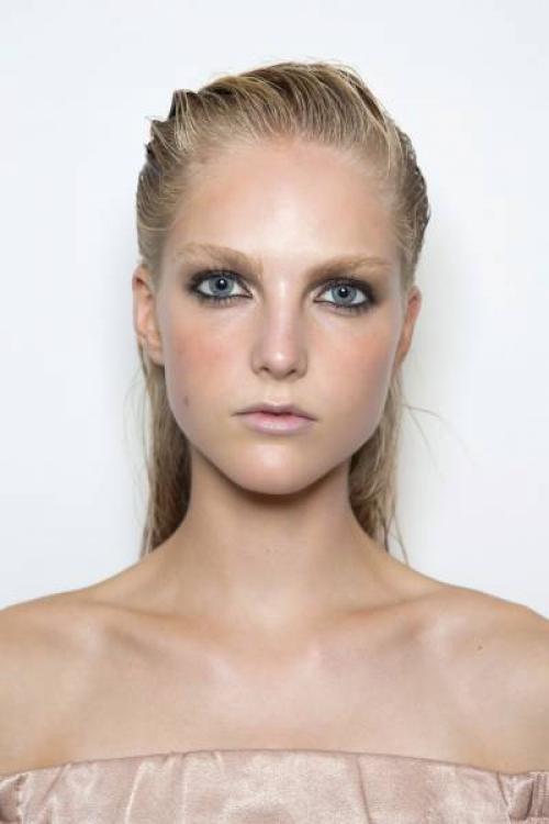 Макияж для блондинок с голубыми глазами