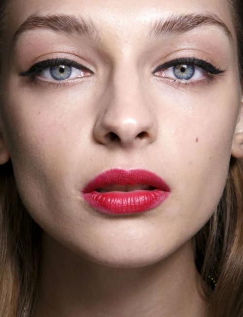 Макияж для голубых глаз самостоятельно. Макияж для голубых глаз — придаем огранку живому бриллианту + фото