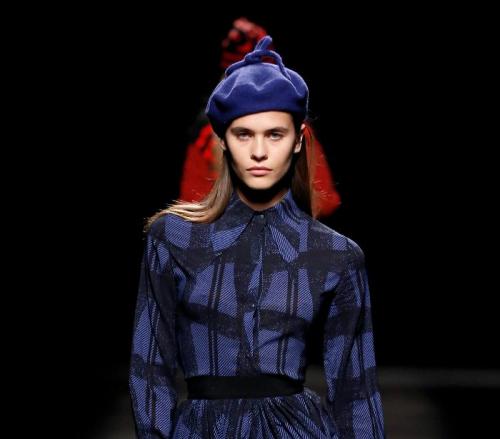 Женские зимние вязаные шапки 2019. Современные вязаные зимние шапки для женщин 2019-2020 года 01 Женские зимние вязаные шапки 2019. Современные вязаные зимние шапки для женщин 2019-2020 года 01