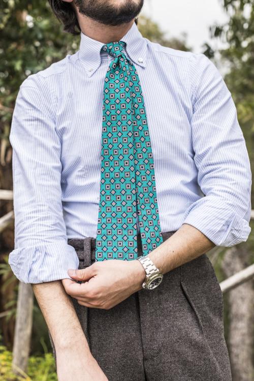 Чем отличается блузка от рубашки? 11