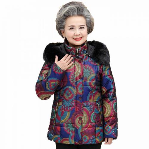 Пуховики для женщин после 50 советы. Куртка или пальто: что купить на весну женщине после 50 лет