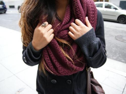 Как завязать легкий шарф-хомут. Учимся носить шарф-хомут с пальто: 5 модных правил и 8 основных способов