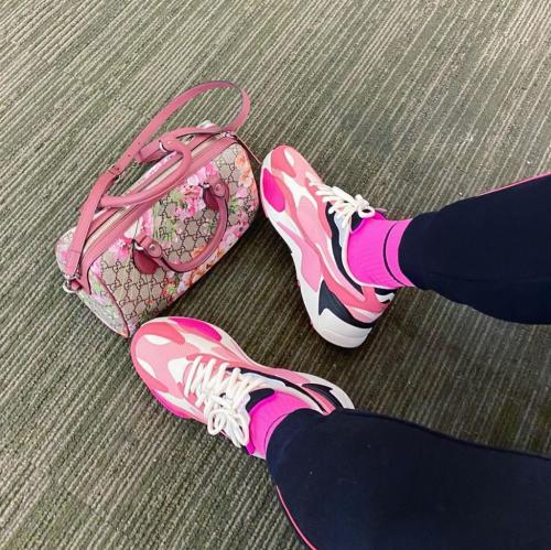 Розовые кроссовки лук. Кроссовки тоже могут быть розовыми