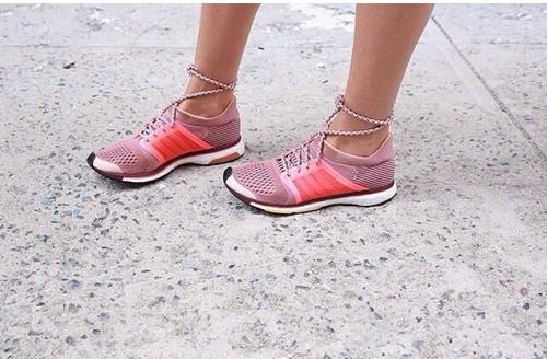 Розовые кроссовки лук. Кроссовки тоже могут быть розовыми