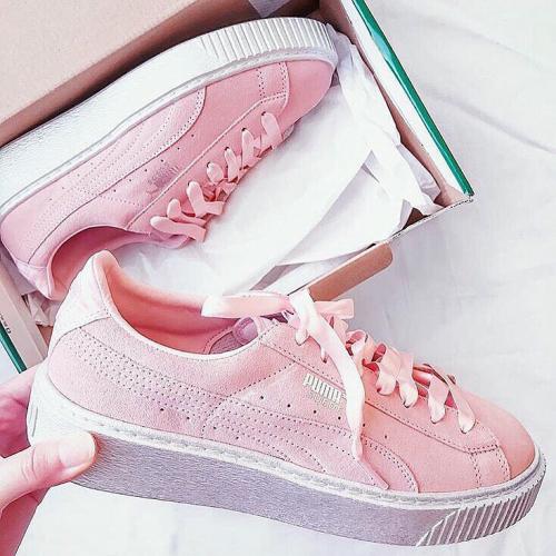 Розовые кроссовки лук. Кроссовки тоже могут быть розовыми