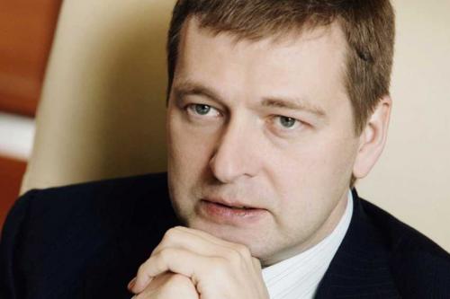 Богатые мужчины покупали себе жертву и приводили к специальному пруду. Похищение двух девушек 01 Богатые мужчины покупали себе жертву и приводили к специальному пруду. Похищение двух девушек 01