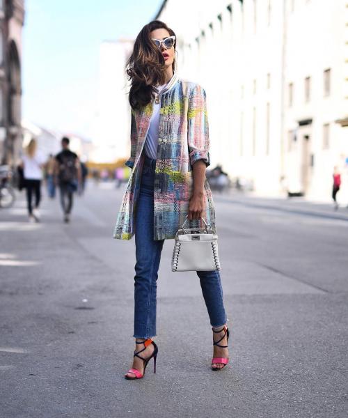 С чем носить джинсы женщинам з.  С чем носить узкие джинсы джинсы женщинам в 40-50 лет весной и летом