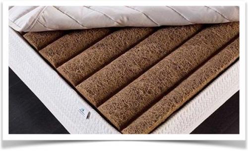 Спать на твердом плюсы и минусы. Полезно ли спать на жестком матрасе