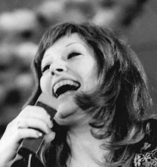 Алла Пугачева в молодости: как выглядела Примадонна