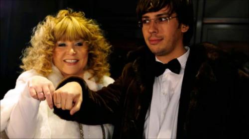 Как Пугачева менялась с годами. Вся жизнь в 10 фото: как менялась Алла Пугачева 06 Как Пугачева менялась с годами. Вся жизнь в 10 фото: как менялась Алла Пугачева 06