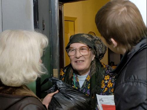 Как отвадить мошенников от пенсионеров. Как защитить своих стариков от мошенников: 9 правил